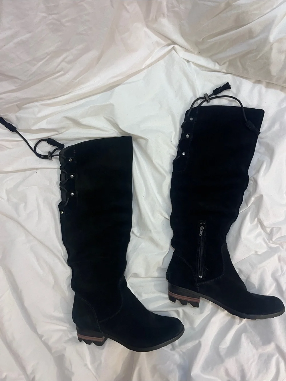 Sorel Black Knee-High Lace-Up Suede Boots. Size 8